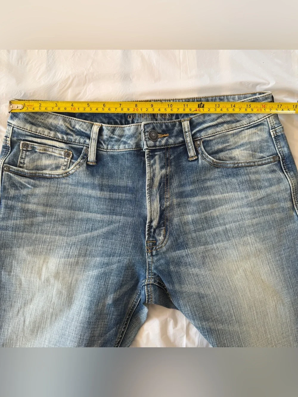 American Eagle Outfitters Faded Light Blue Straight Jeans